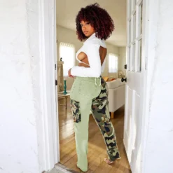 Women Camouflage Print Contrast Style Patch Pocket Denim Straight Leg Pants -Women Fashion Shop 3ba6c9d8d123d828